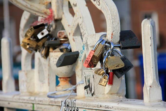 Liebesschloss an der Half penny bridge